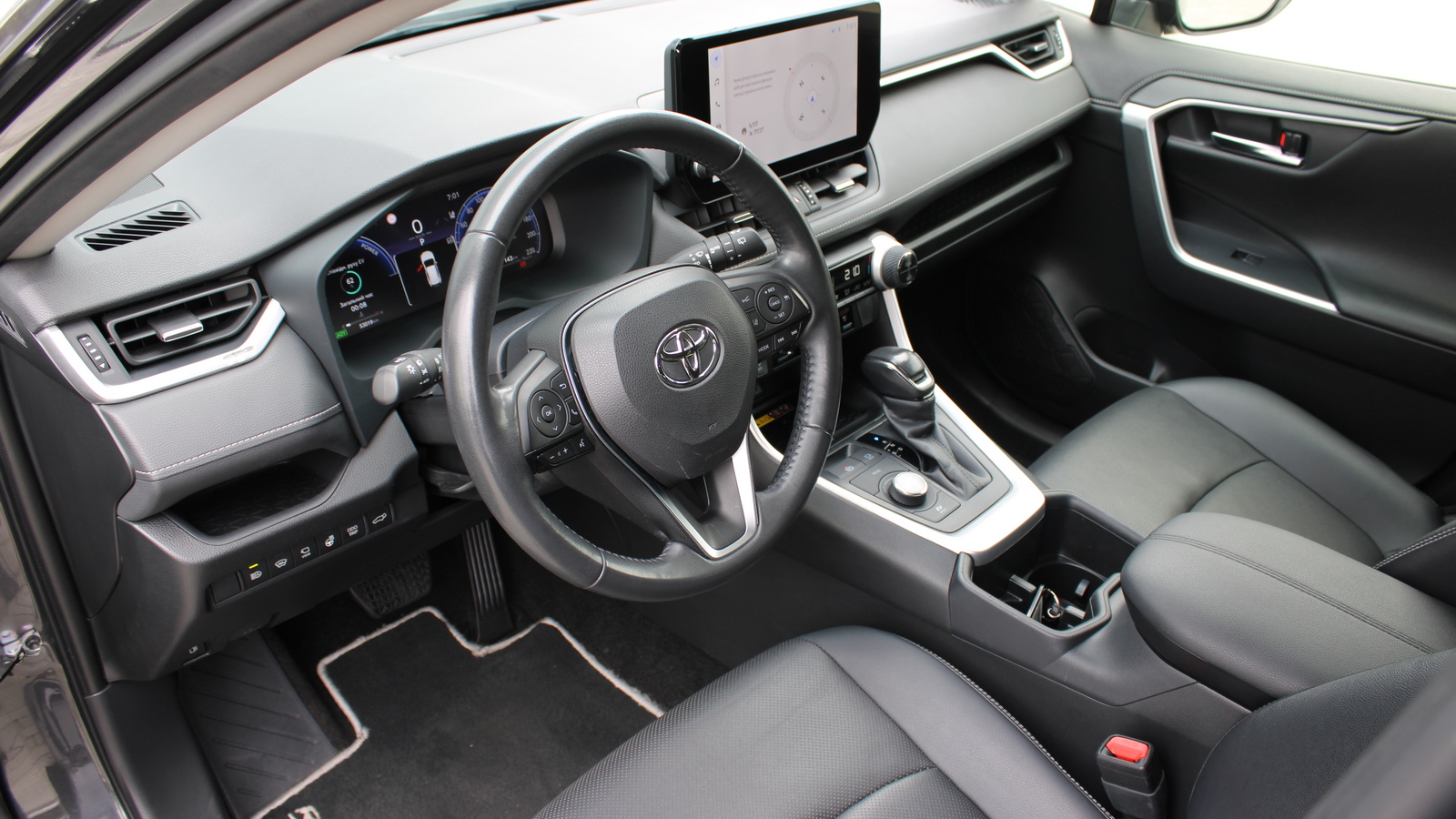 Toyota RAV4 2023 року, Універсал, Тойота Центр Черкаси "Мотор Сіті", м.Черкаси | Фото № 12 Toyota RAV4 2023 року з пробігом 52968 км, Універсал, Тойота Центр Черкаси "Мотор Сіті", м.Черкаси - 1935000 ГРН | Фото № 12