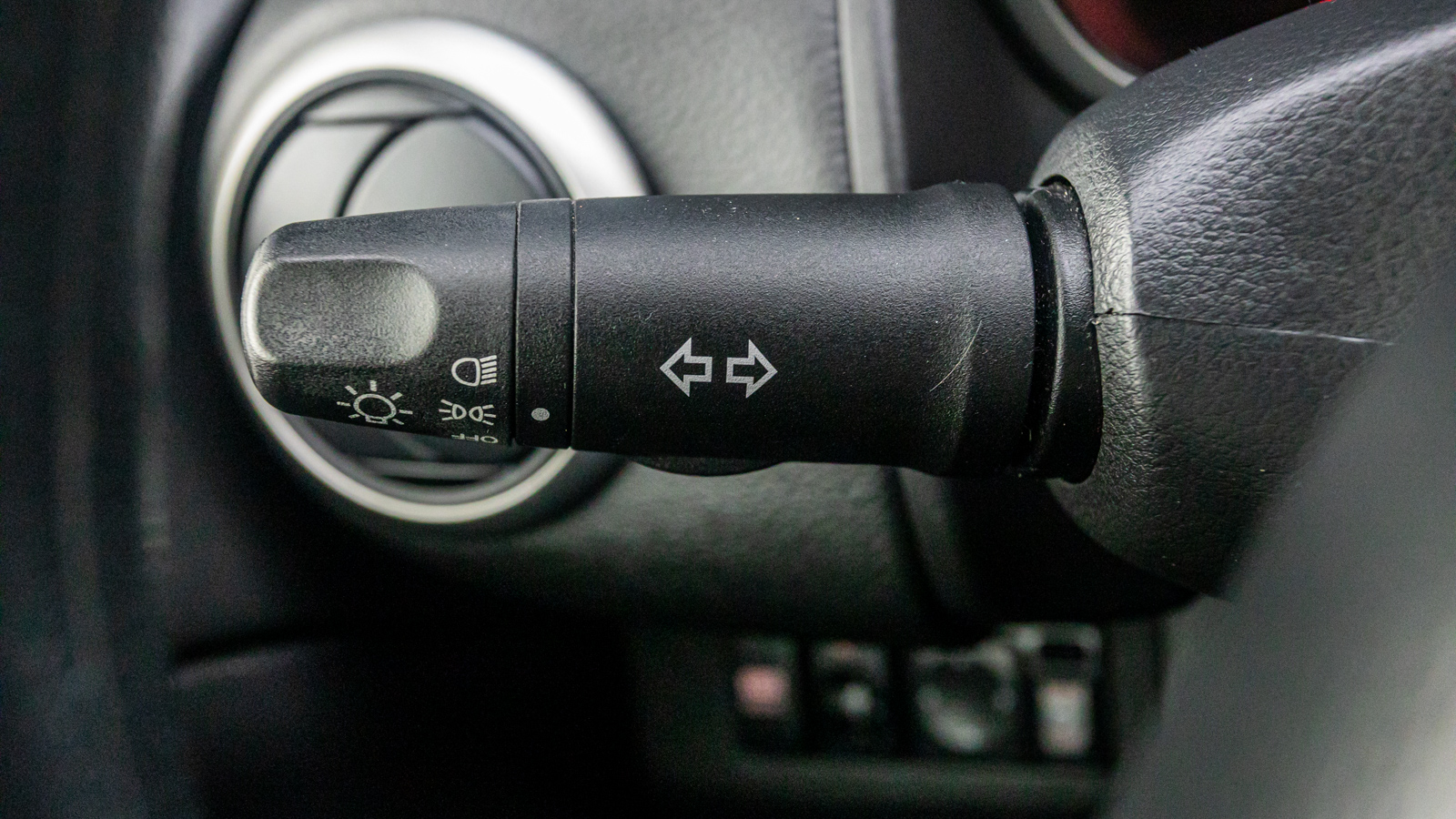 Інші авто NISSAN NOTE 2012 року, Хетчбек, Тойота Центр Дніпро "Алмаз Мотор" на Запорізькому шосе, м.Дніпро | Фото № 23 Інші авто NISSAN NOTE 2012 року з пробігом 65608 км, Хетчбек, Тойота Центр Дніпро "Алмаз Мотор" на Запорізькому шосе, м.Дніпро - 350000 ГРН | Фото № 23