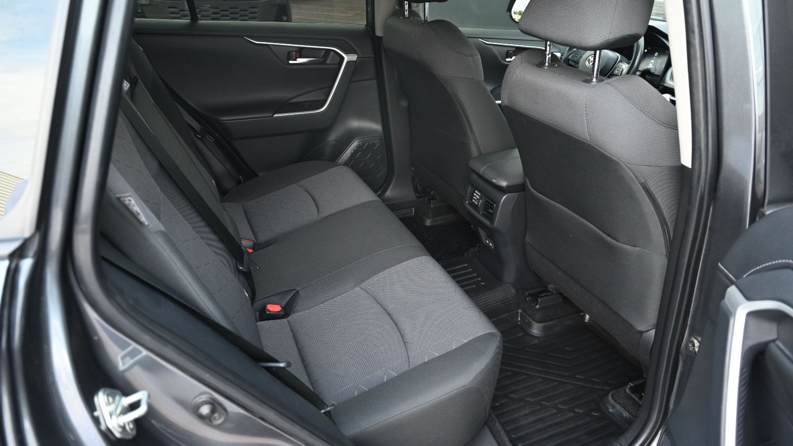 Toyota RAV4 2023 року, Універсал, Тойота Центр Київ "Сіті Плаза", м.Київ | Фото № 7 Toyota RAV4 2023 року з пробігом 143656 км, Універсал, Тойота Центр Київ "Сіті Плаза", м.Київ - 1211370 ГРН | Фото № 7