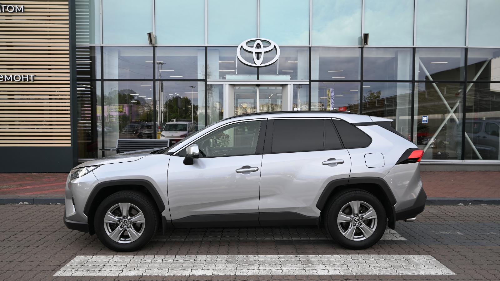 Toyota RAV4 2023 року з пробігом 103486 км, Універсал, Тойота Центр Київ "Сіті Плаза", м.Київ - 1327277 ГРН | Фото № 3