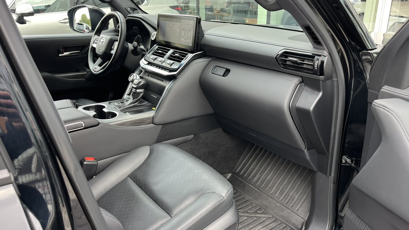 Toyota LAND CRUISER 2022 року, Універсал, Тойота Центр Хмельницький "Гранд Мотор", м.Хмельницький | Фото № 6 Toyota LAND CRUISER 2022 року з пробігом 63546 км, Універсал, Тойота Центр Хмельницький "Гранд Мотор", м.Хмельницький - 3389950 ГРН | Фото № 6