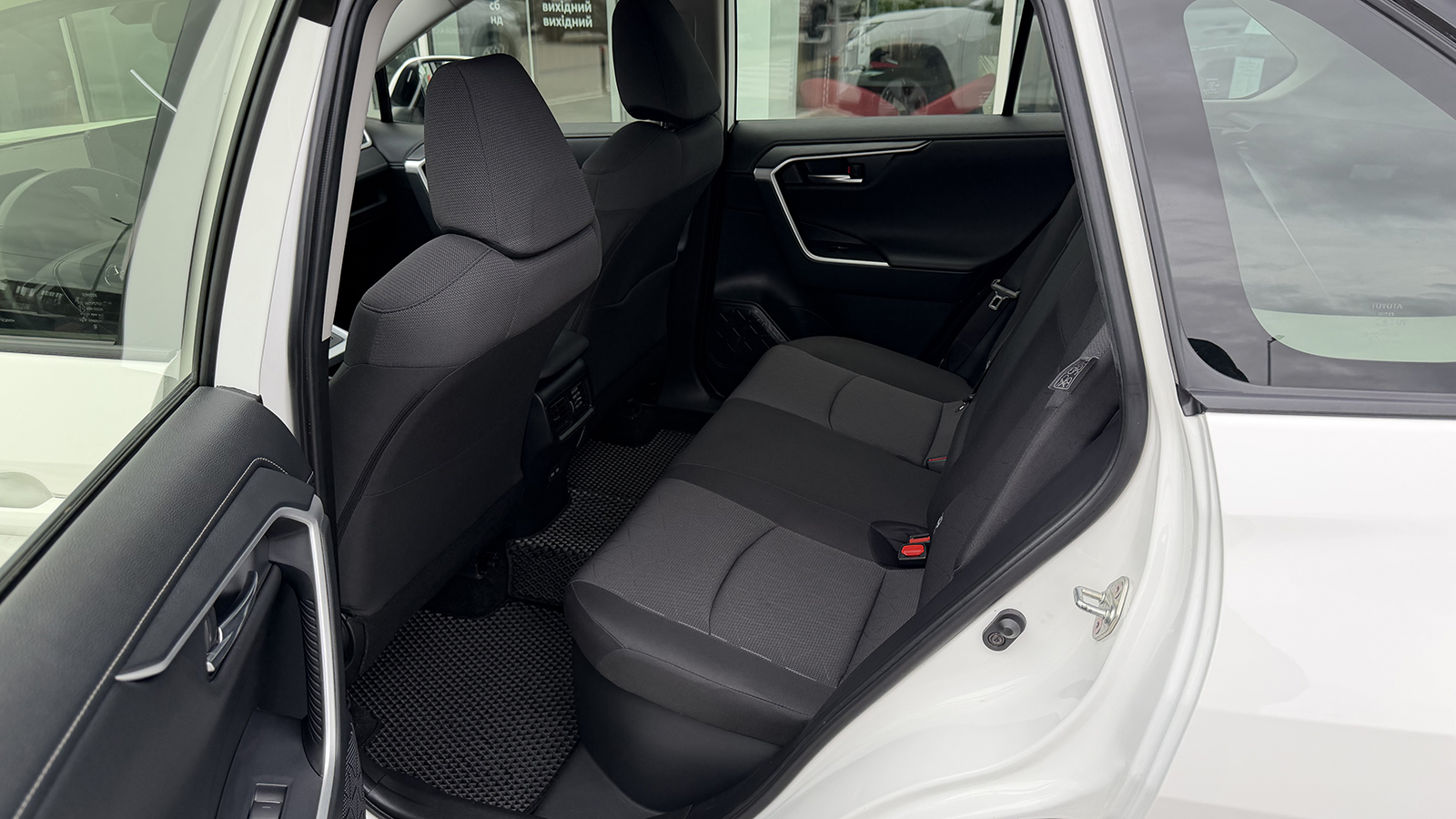 Toyota RAV4 2023 року з пробігом 62970 км, Універсал, Тойота Центр Рівне "Агат Авто", м.Рівне - 1485000 ГРН | Фото № 10