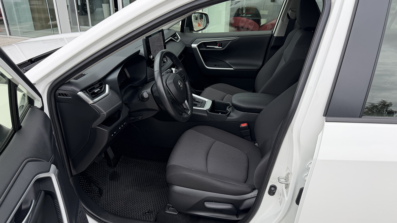Toyota RAV4 2023 року з пробігом 62970 км, Універсал, Тойота Центр Рівне "Агат Авто", м.Рівне - 1485000 ГРН | Фото № 11