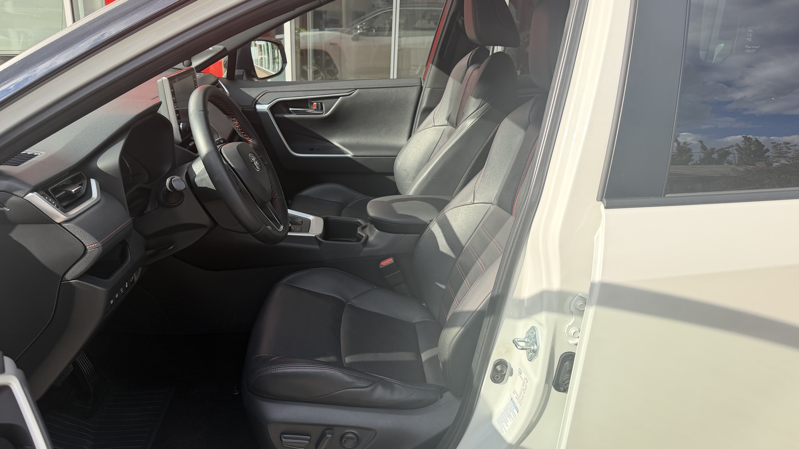 Toyota RAV4 Plug-In 2021 року з пробігом 119752 км, Універсал, Тойота Центр Кривий Ріг "Алмаз Сістем", м.Кривий Ріг - 1795000 ГРН | Фото № 12
