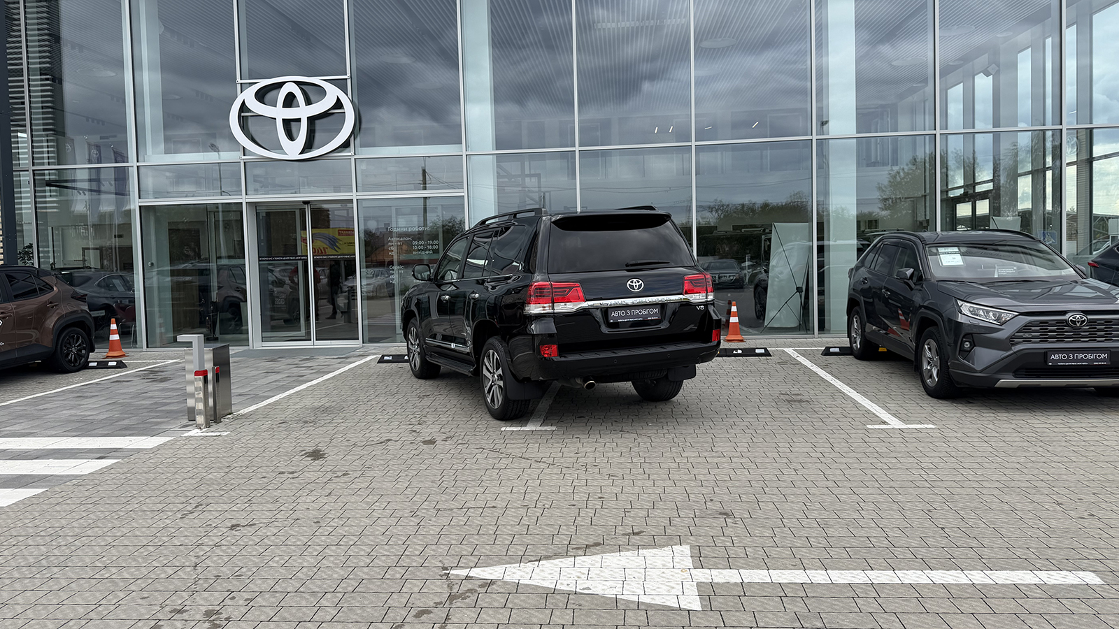 Toyota LAND CRUISER 2020 року з пробігом 77854 км, Універсал, Тойота Центр Рівне "Агат Авто", м.Рівне - 2694000 ГРН | Фото № 2