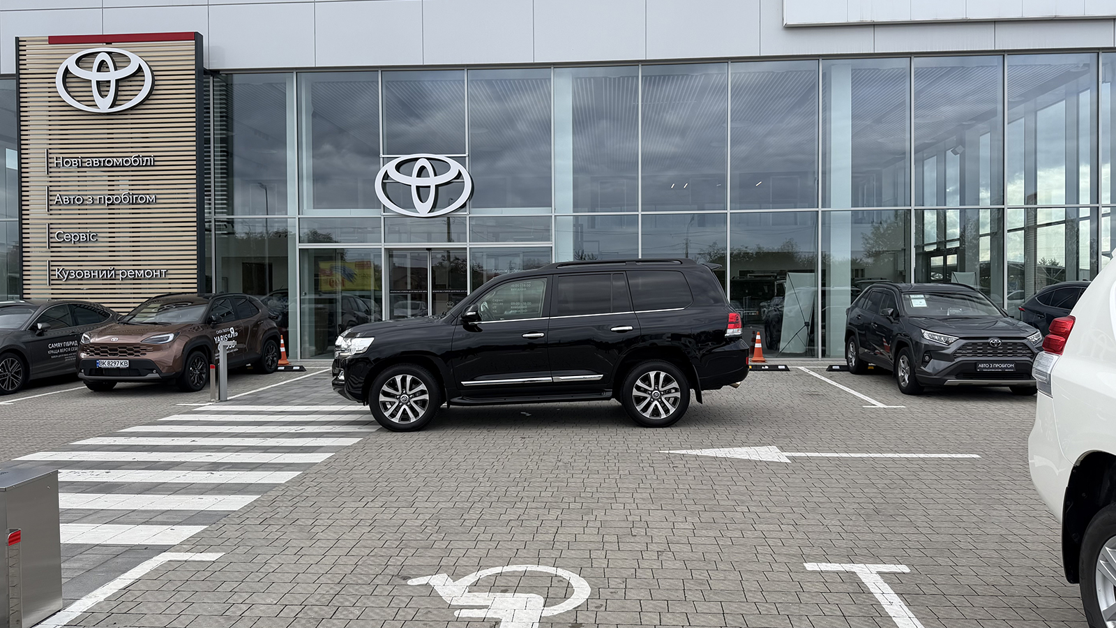 Toyota LAND CRUISER 2020 року з пробігом 77854 км, Універсал, Тойота Центр Рівне "Агат Авто", м.Рівне - 2694000 ГРН | Фото № 3