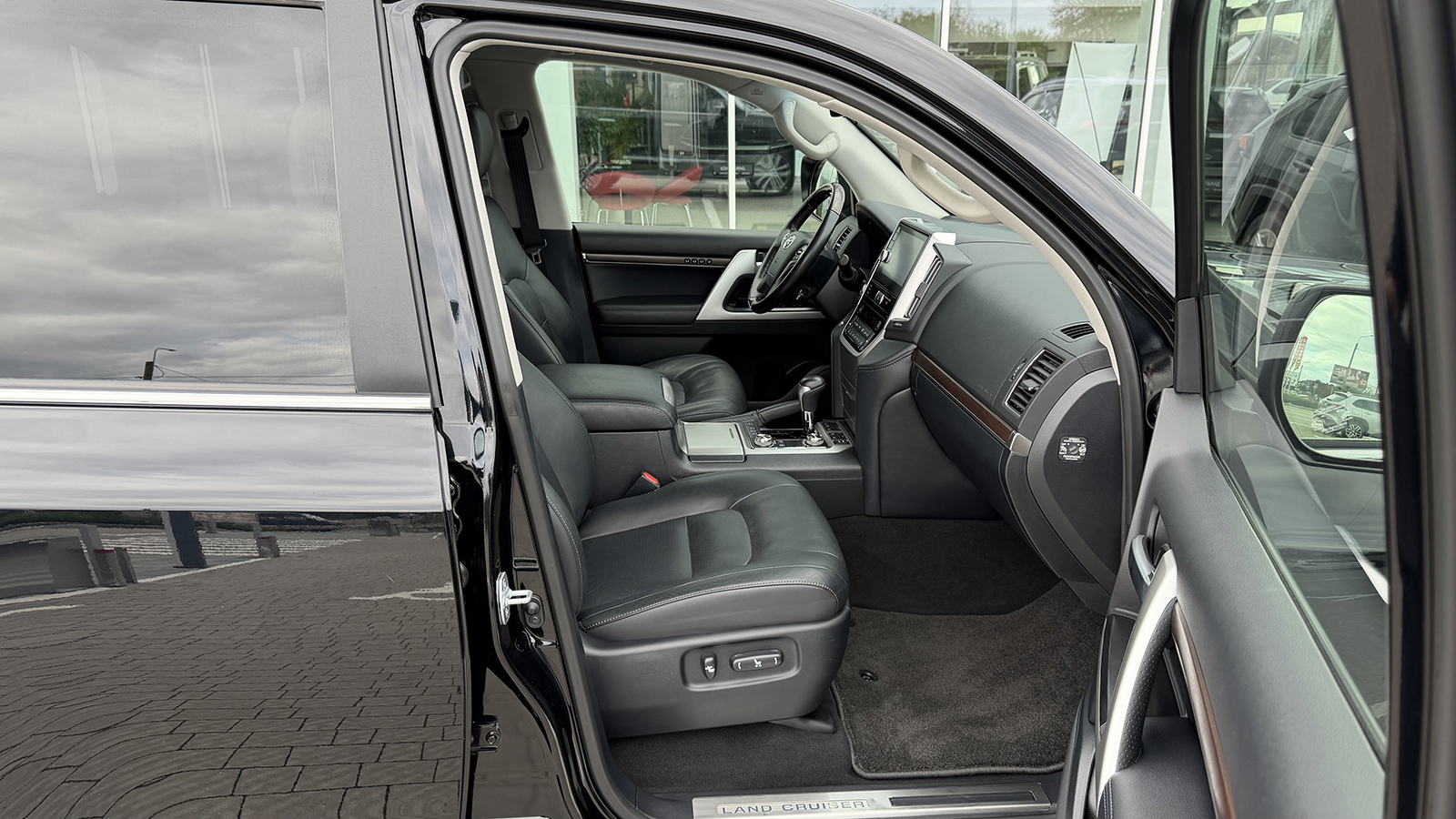 Toyota LAND CRUISER 2020 року з пробігом 77854 км, Універсал, Тойота Центр Рівне "Агат Авто", м.Рівне - 2694000 ГРН | Фото № 6