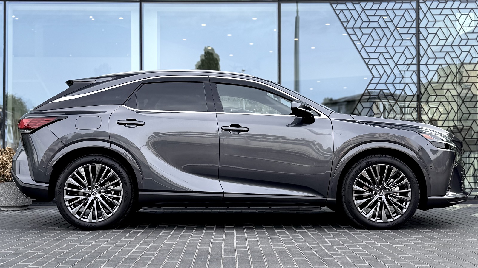 Lexus RX 450h+ 2025 року з пробігом 7448 км, Універсал, Лексус Одеса, м.Одеса - 4409180 ГРН | Фото № 17