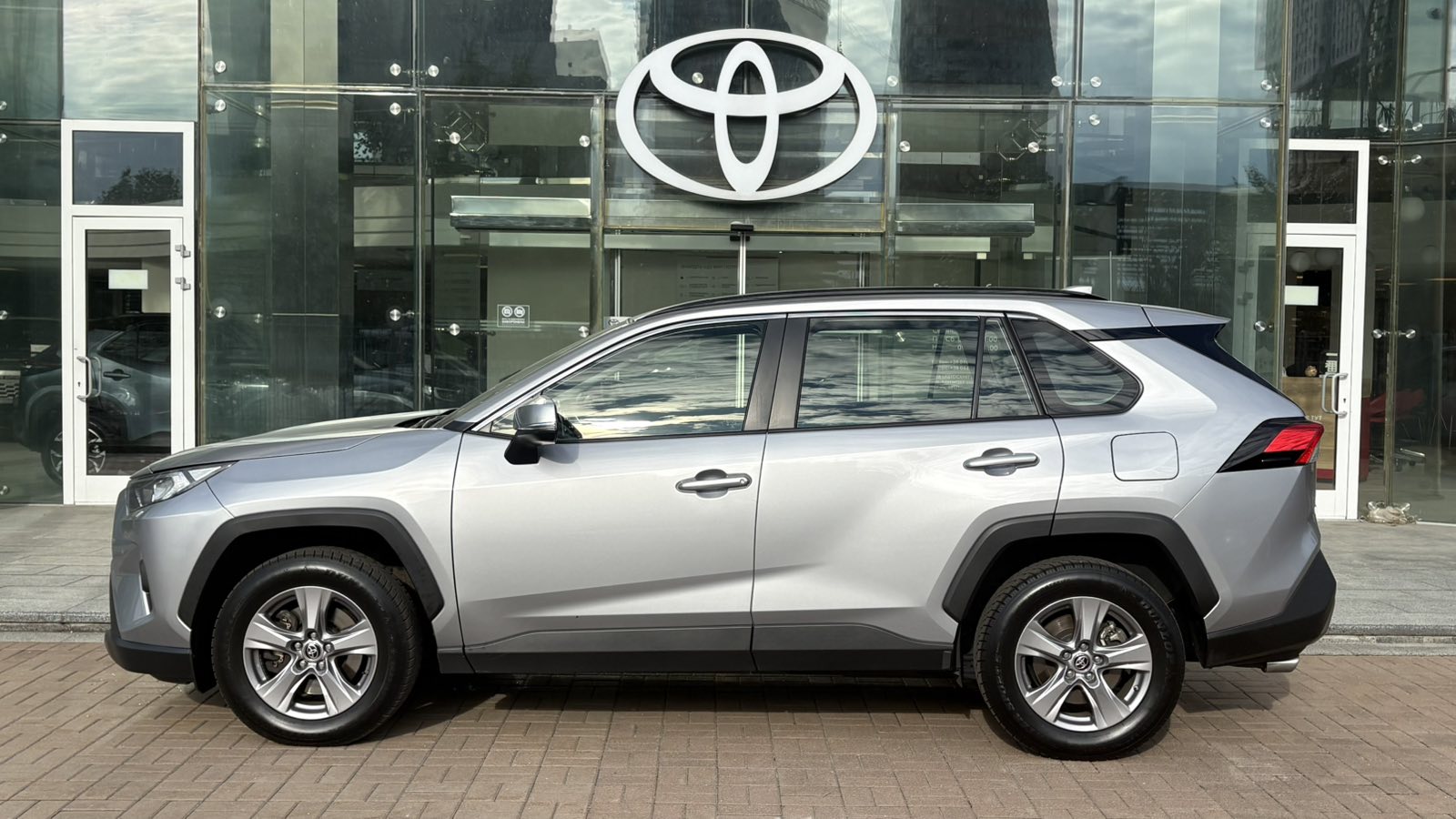 Toyota RAV4 2022 року з пробігом 137238 км, Універсал, Тойота Центр Київ "Автосаміт Укравто", м.Київ - 1220000 ГРН | Фото № 3