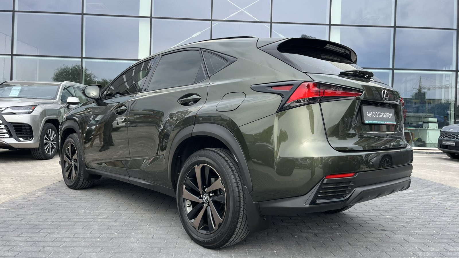 Lexus NX 2020 року з пробігом 34135 км, Універсал, Тойота Центр Хмельницький "Гранд Мотор", м.Хмельницький - 1511000 ГРН | Фото № 2