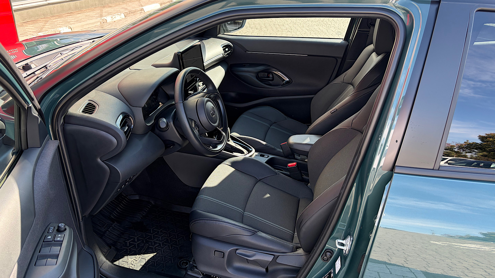 Toyota YARIS CROSS 2025 року, Хетчбек, Тойота Центр Запоріжжя "Восток Автомир", м.Запоріжжя | Фото № 10 Toyota YARIS CROSS 2025 року з пробігом 2800 км, Хетчбек, Тойота Центр Запоріжжя "Восток Автомир", м.Запоріжжя - 1507500 ГРН | Фото № 10
