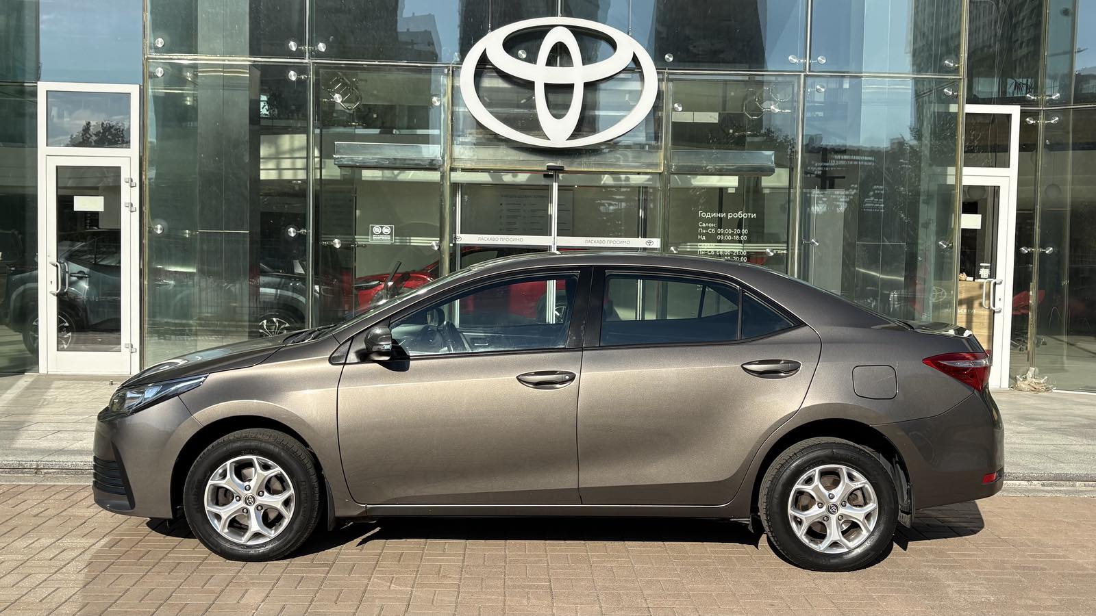 Toyota COROLLA 2016 року з пробігом 183558 км, Седан, Тойота Центр Київ "Автосаміт Укравто", м.Київ - 567900 ГРН | Фото № 3