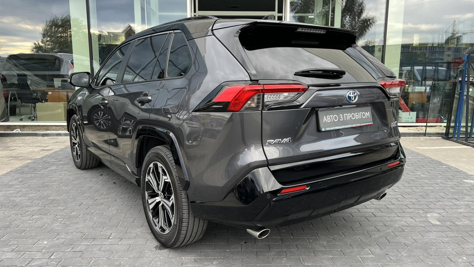 Toyota RAV4 Plug-In 2021 року з пробігом 169031 км, Універсал, Тойота Центр Хмельницький "Гранд Мотор", м.Хмельницький - 1778000 ГРН | Фото № 2