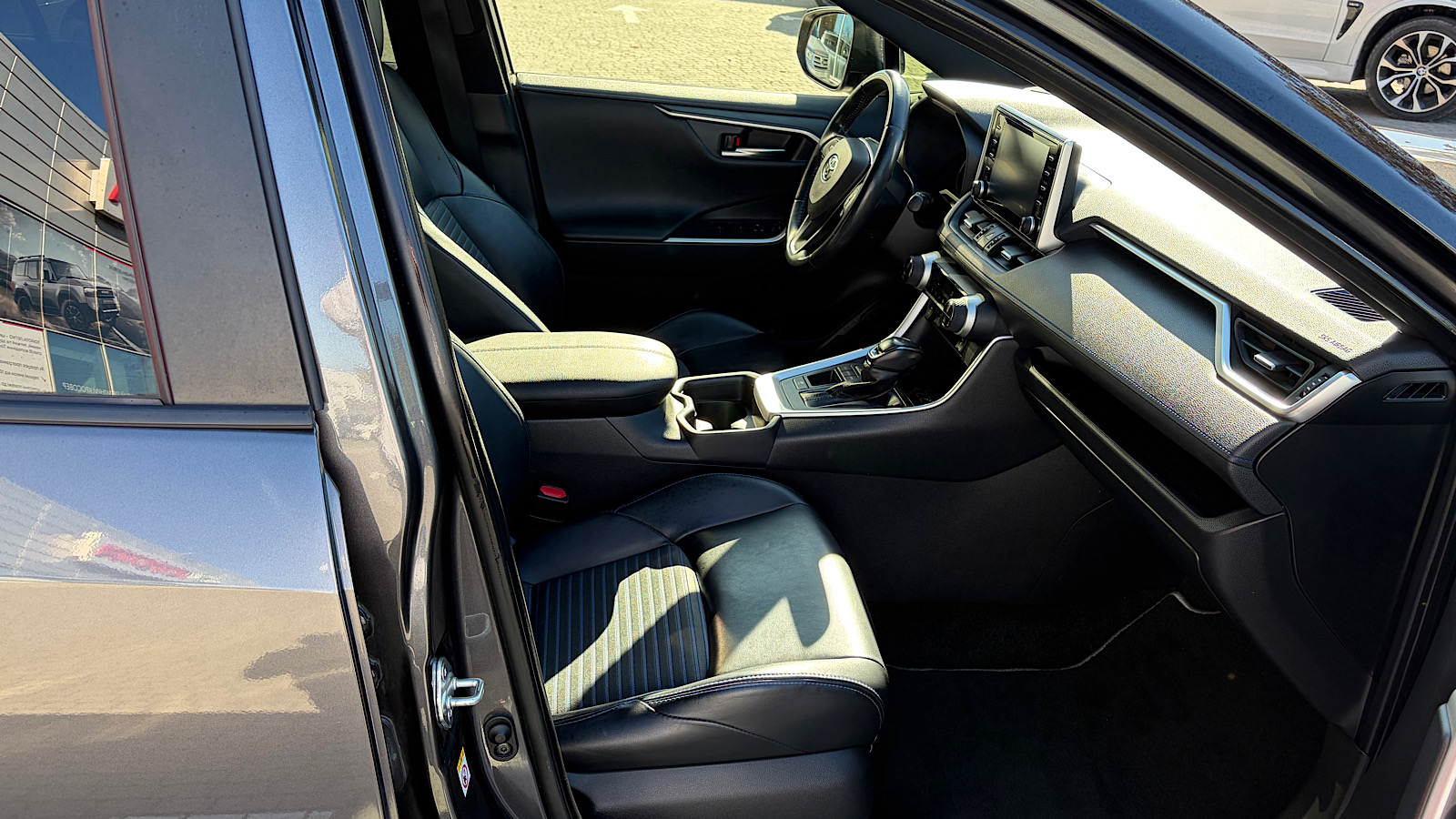 Toyota RAV4 2019 року, Універсал, Тойота Центр Запоріжжя "Восток Автомир", м.Запоріжжя | Фото № 4 Toyota RAV4 2019 року з пробігом 46894 км, Універсал, Тойота Центр Запоріжжя "Восток Автомир", м.Запоріжжя - 1597500 ГРН | Фото № 4
