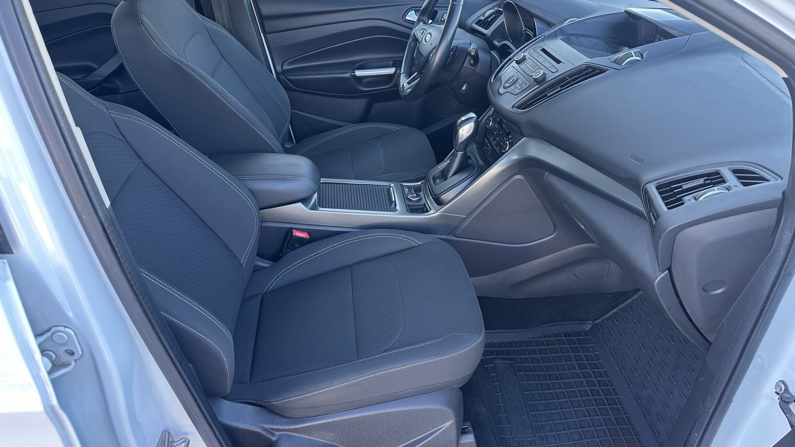 Інші авто FORD KUGA 2018 року з пробігом 95802 км, Універсал, Тойота Центр Київ "ВІДІ Аеропорт", м.Київ - 670000 ГРН | Фото № 6