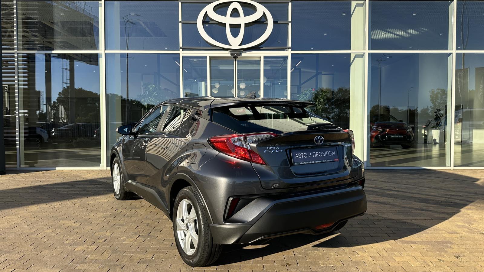 Toyota C-HR 2019 року, Хетчбек, Тойота Центр Київ "ВІДІ Аеропорт", м.Київ | Фото № 2 Toyota C-HR 2019 року з пробігом 89260 км, Хетчбек, Тойота Центр Київ "ВІДІ Аеропорт", м.Київ - 960000 ГРН | Фото № 2