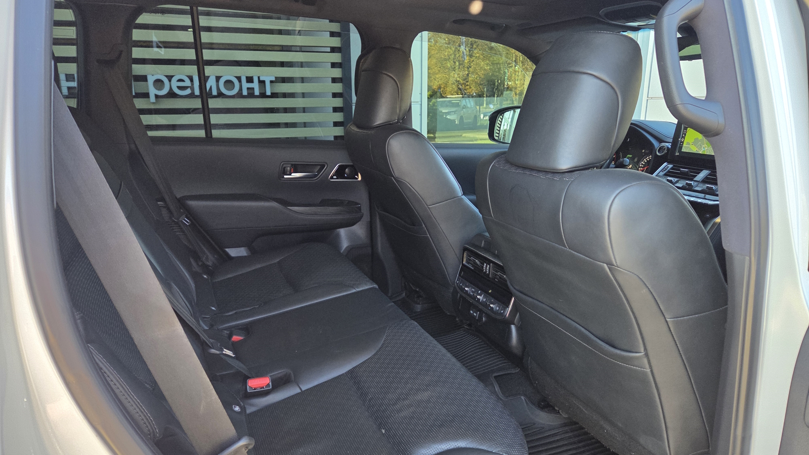 Toyota LAND CRUISER 2021 року, Універсал, Тойота Центр Кропивницький "Мотор - Олві", м.Кропивницький | Фото № 7 Toyota LAND CRUISER 2021 року з пробігом 232444 км, Універсал, Тойота Центр Кропивницький "Мотор - Олві", м.Кропивницький - 2200000 ГРН | Фото № 7