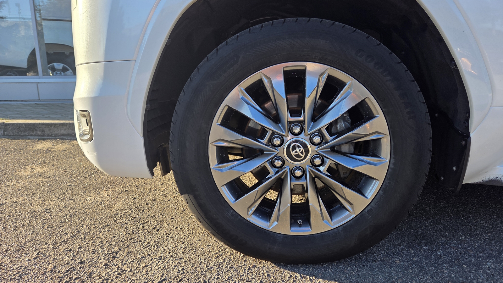 Toyota LAND CRUISER 2021 року, Універсал, Тойота Центр Кропивницький "Мотор - Олві", м.Кропивницький | Фото № 12 Toyota LAND CRUISER 2021 року з пробігом 232444 км, Універсал, Тойота Центр Кропивницький "Мотор - Олві", м.Кропивницький - 2200000 ГРН | Фото № 12