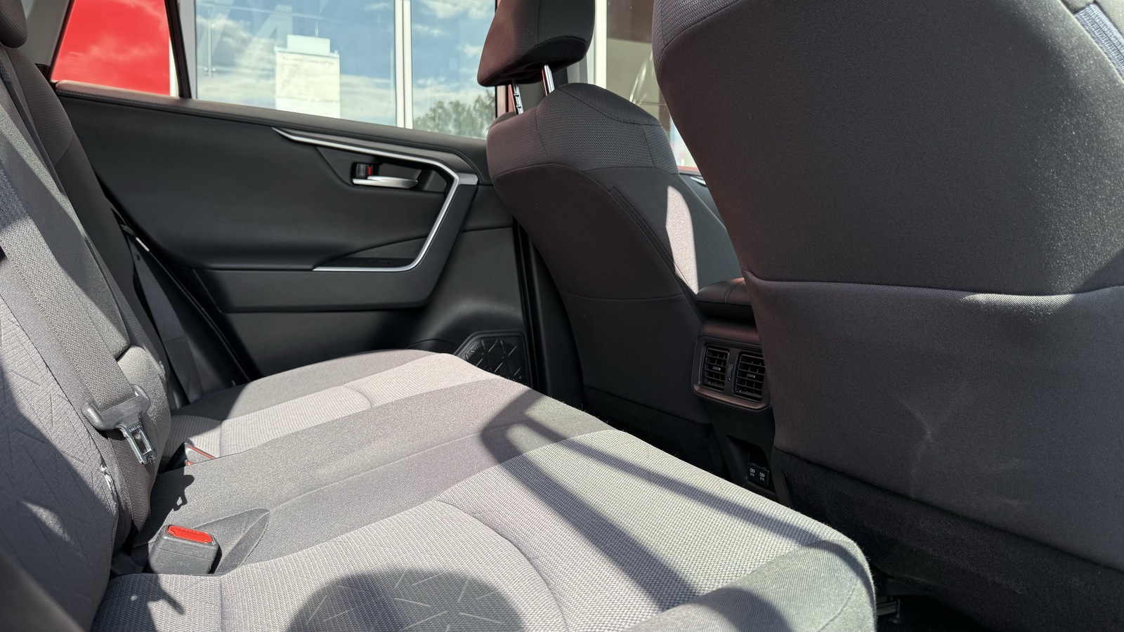 Toyota RAV4 2018 року, Універсал, Тойота Центр Вінниця "Преміум Мотор", м.Вінниця | Фото № 7 Toyota RAV4 2018 року з пробігом 103146 км, Універсал, Тойота Центр Вінниця "Преміум Мотор", м.Вінниця - 1370000 ГРН | Фото № 7