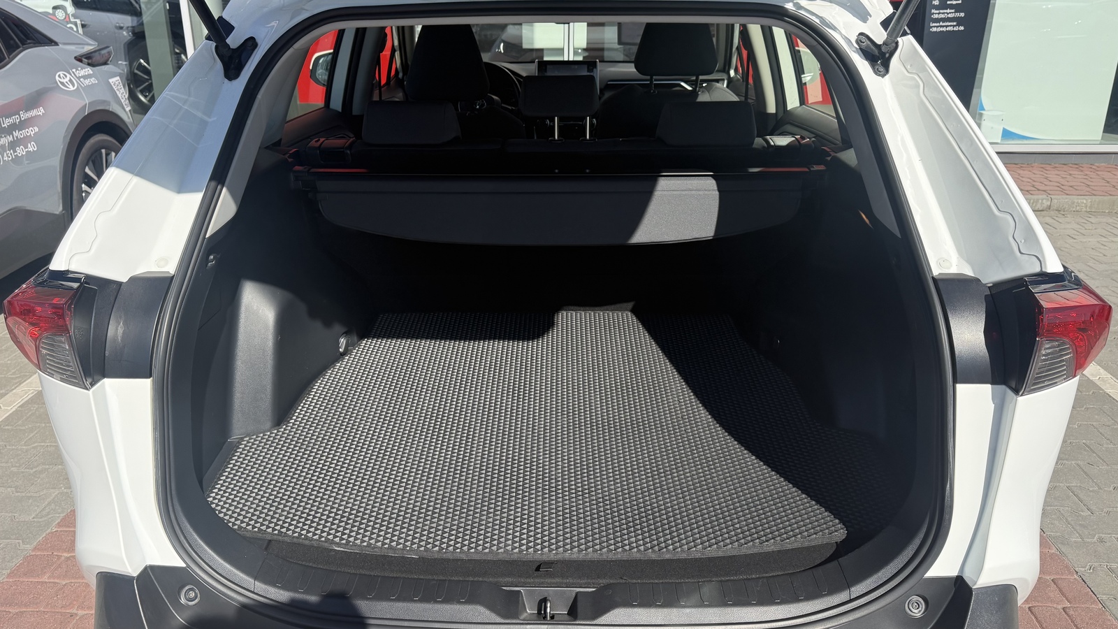 Toyota RAV4 2018 року, Універсал, Тойота Центр Вінниця "Преміум Мотор", м.Вінниця | Фото № 10 Toyota RAV4 2018 року з пробігом 103146 км, Універсал, Тойота Центр Вінниця "Преміум Мотор", м.Вінниця - 1370000 ГРН | Фото № 10