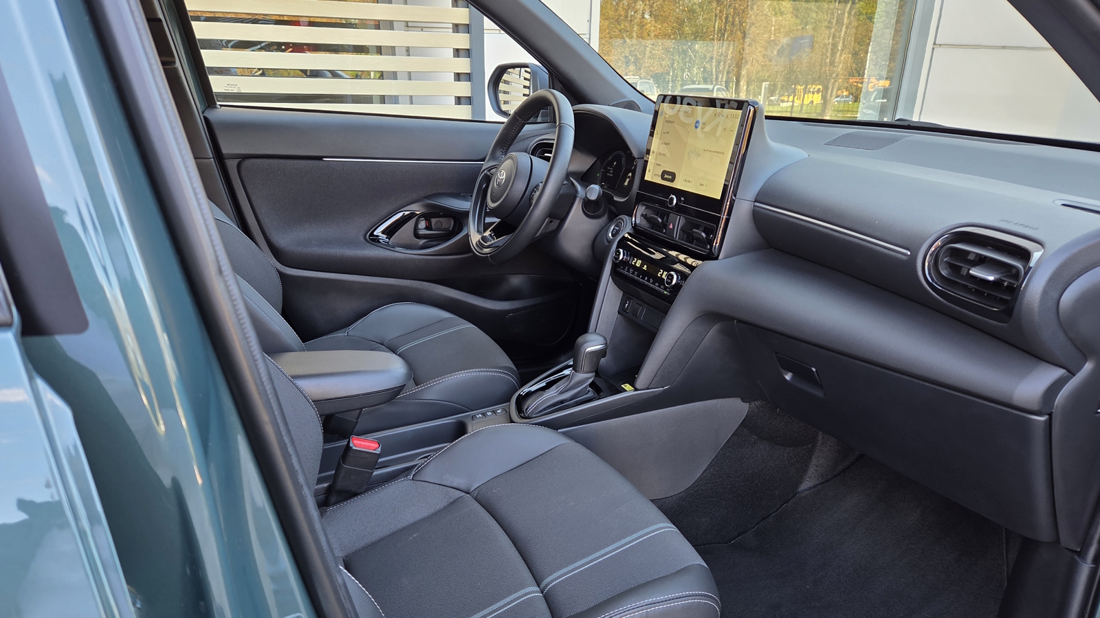 Toyota YARIS CROSS 2025 року, Хетчбек, Тойота Центр Кропивницький "Мотор - Олві", м.Кропивницький | Фото № 6 Toyota YARIS CROSS 2025 року з пробігом 1819 км, Хетчбек, Тойота Центр Кропивницький "Мотор - Олві", м.Кропивницький - 1450000 ГРН | Фото № 6