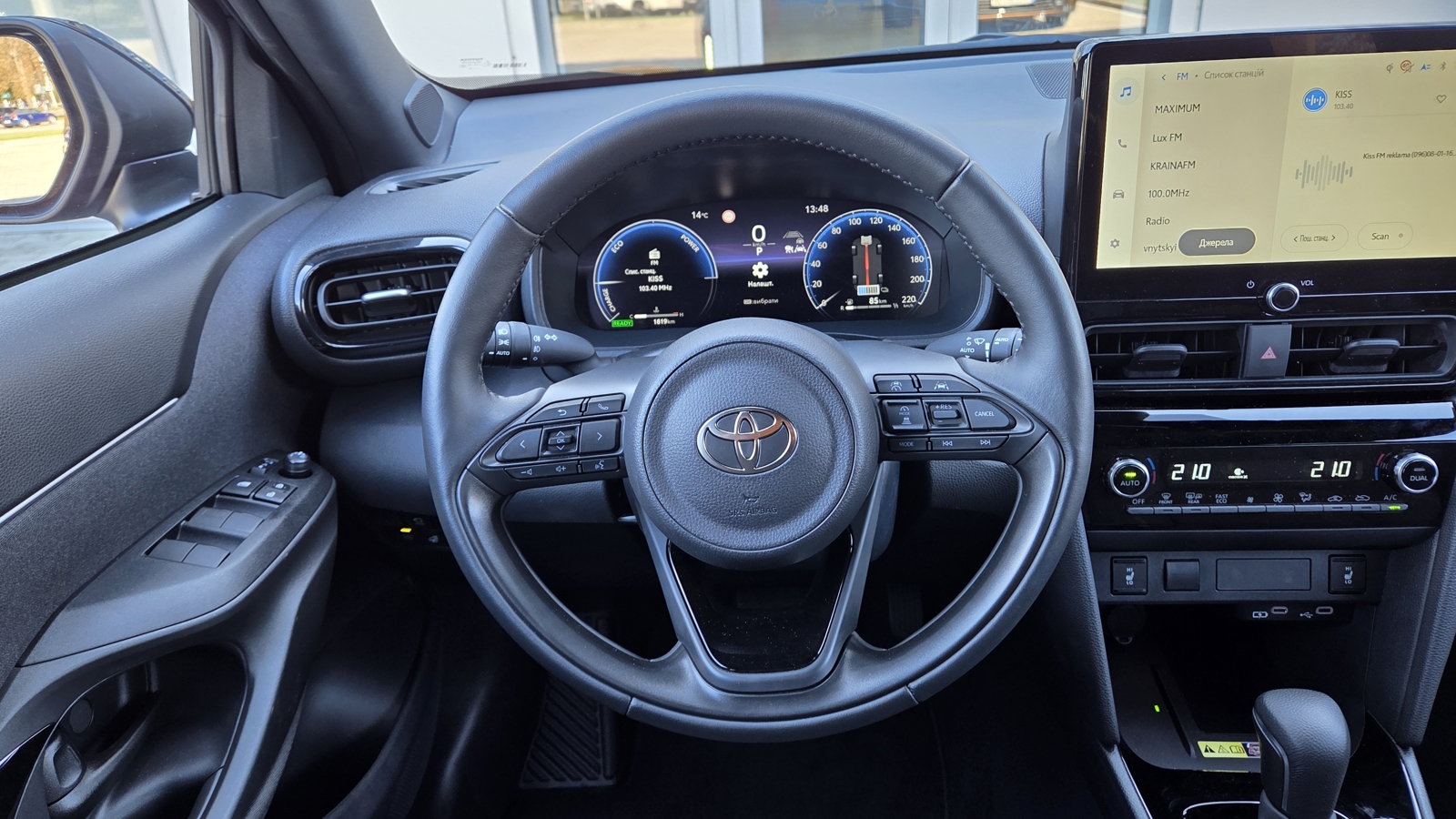 Toyota YARIS CROSS 2025 року, Хетчбек, Тойота Центр Кропивницький "Мотор - Олві", м.Кропивницький | Фото № 9 Toyota YARIS CROSS 2025 року з пробігом 1819 км, Хетчбек, Тойота Центр Кропивницький "Мотор - Олві", м.Кропивницький - 1450000 ГРН | Фото № 9