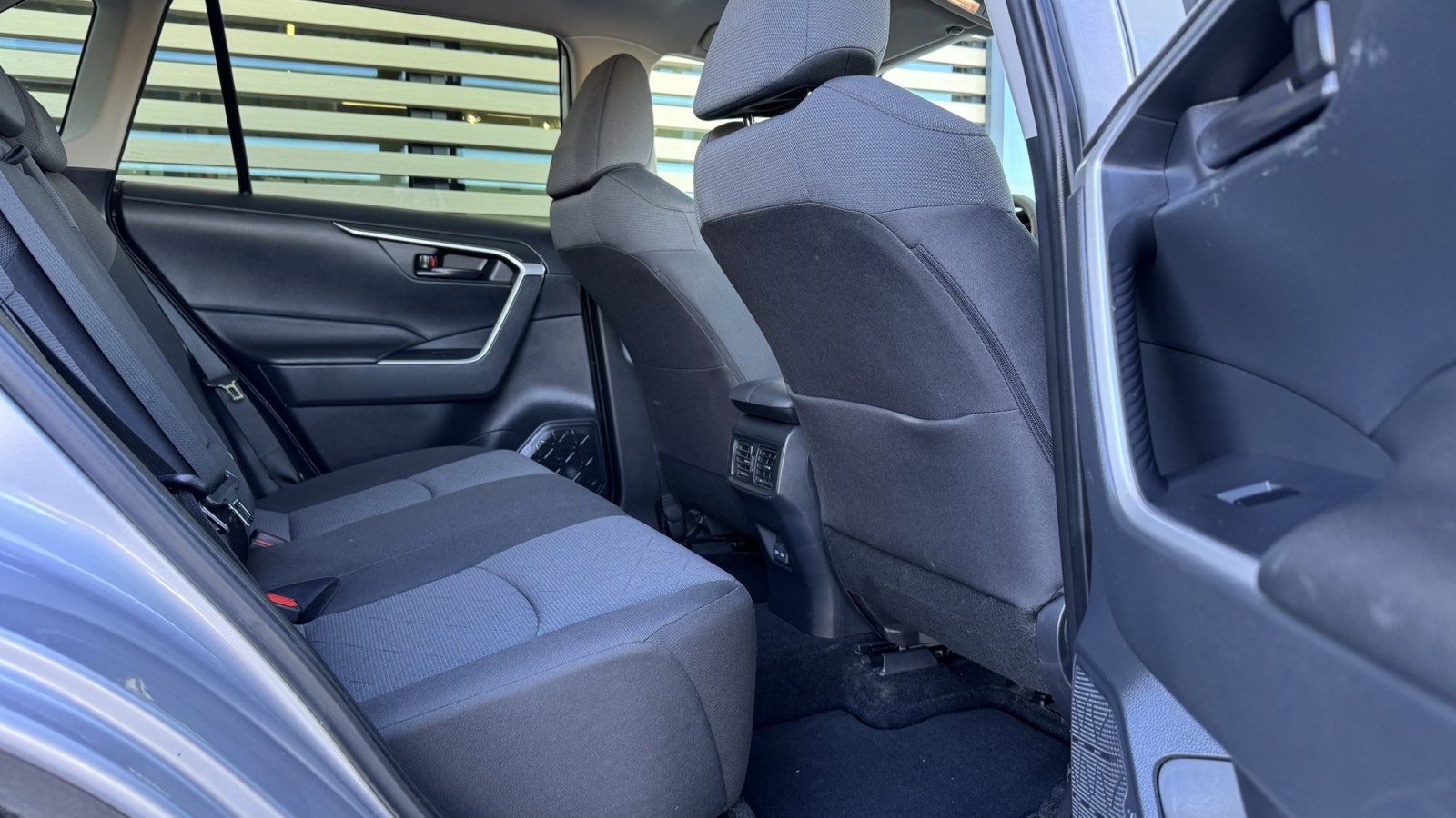 Toyota RAV4 2023 року, Універсал, Тойота Центр Ужгород "Карат Мотор", м.Ужгород | Фото № 7 Toyota RAV4 2023 року з пробігом 38175 км, Універсал, Тойота Центр Ужгород "Карат Мотор", м.Ужгород - 1214000 ГРН | Фото № 7