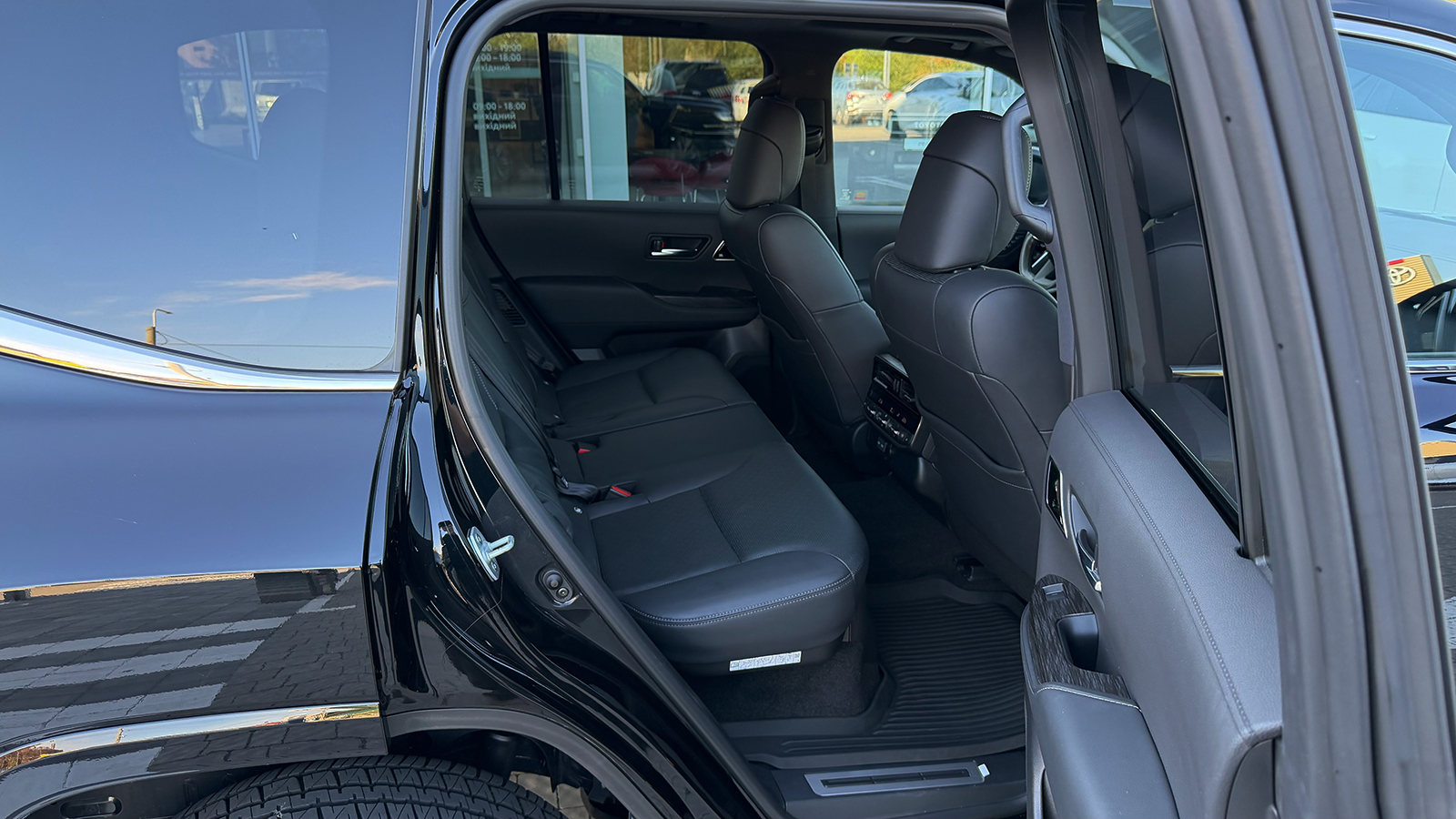 Toyota LAND CRUISER 2025 року, Універсал, Тойота Центр Рівне "Агат Авто", м.Рівне | Фото № 7 Toyota LAND CRUISER 2025 року з пробігом 18807 км, Універсал, Тойота Центр Рівне "Агат Авто", м.Рівне - 4300800 ГРН | Фото № 7