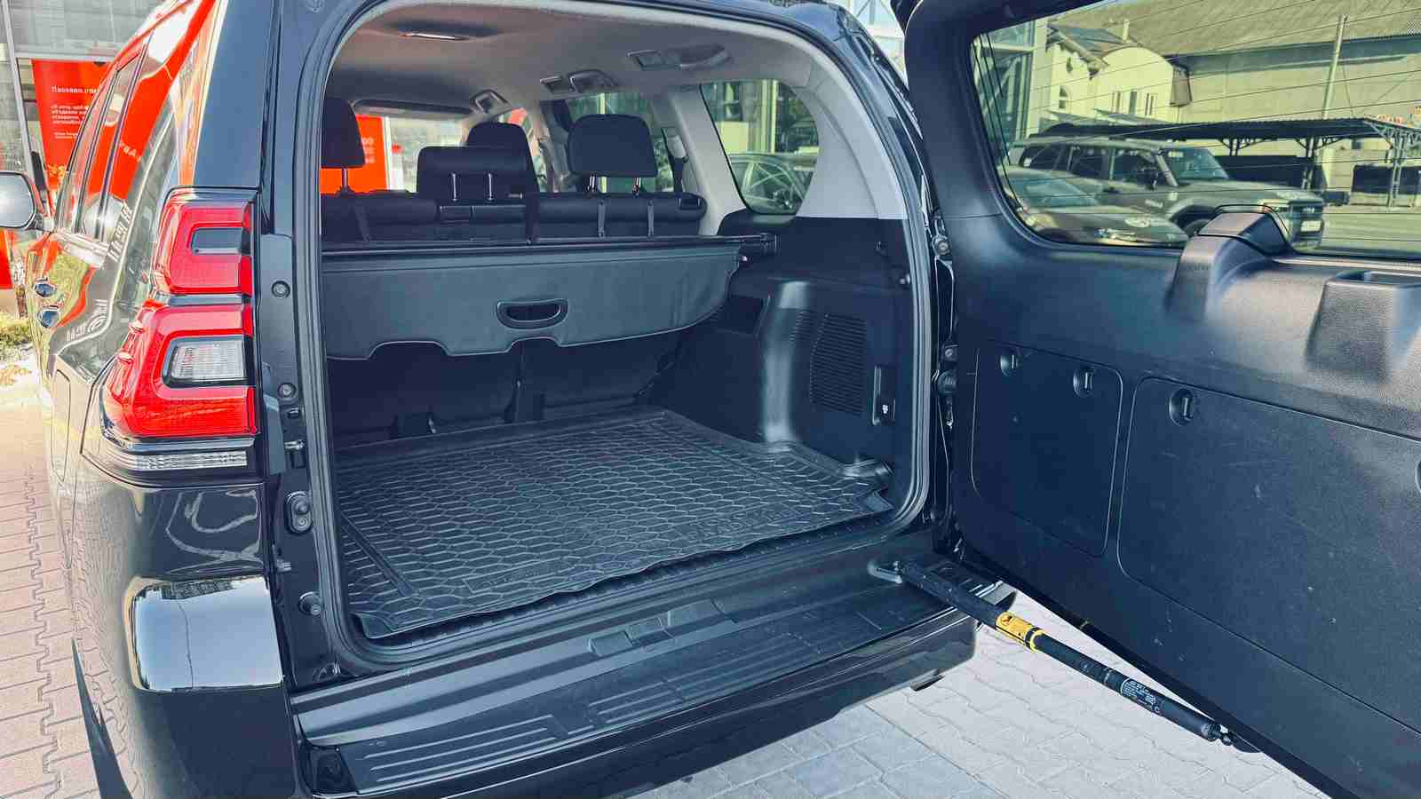 Toyota LAND CRUISER PRADO 2017 року, Універсал, Тойота Центр Івано-Франківськ "Класик-Авто", м.Івано-Франківськ | Фото № 10 Toyota LAND CRUISER PRADO 2017 року з пробігом 131799 км, Універсал, Тойота Центр Івано-Франківськ "Класик-Авто", м.Івано-Франківськ - 1336500 ГРН | Фото № 10