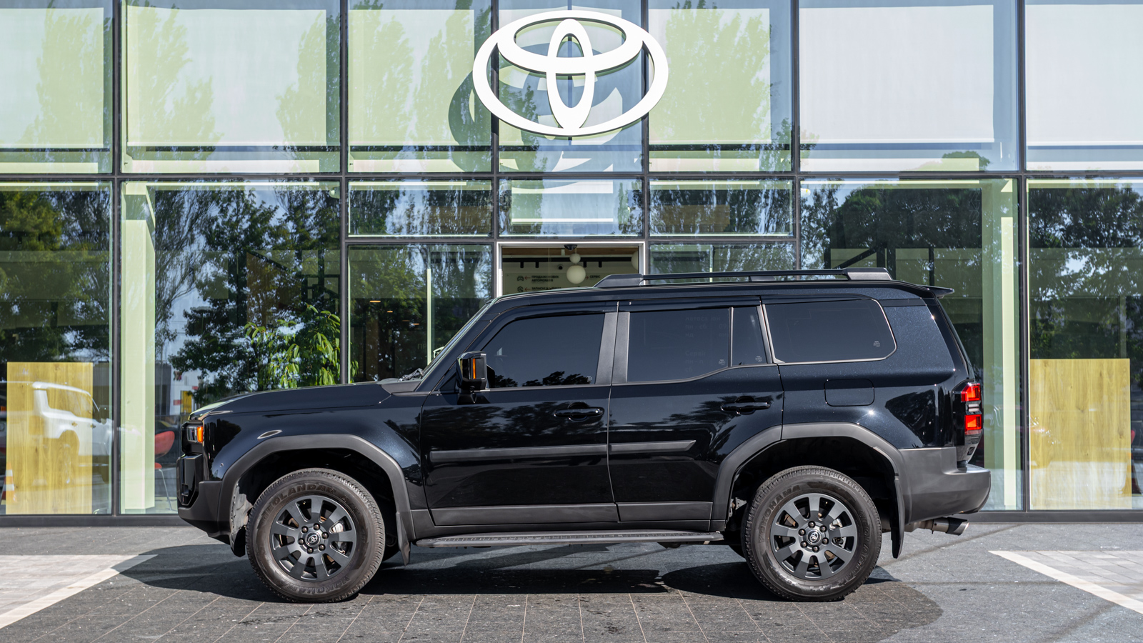 Toyota LAND CRUISER PRADO 2024 року з пробігом 17488 км, Універсал, Тойота Центр Дніпро "Алмаз Мотор" на Запорізькому шосе, м.Дніпро - 2610000 ГРН | Фото № 3