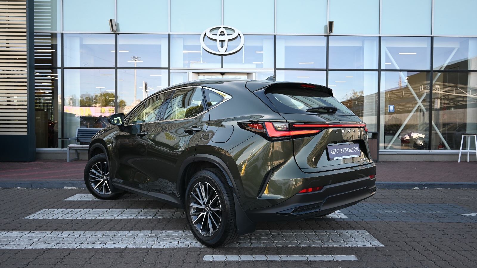 Lexus NX 2022 року з пробігом 56185 км, Універсал, Тойота Центр Київ "Сіті Плаза", м.Київ - 2003680 ГРН | Фото № 2