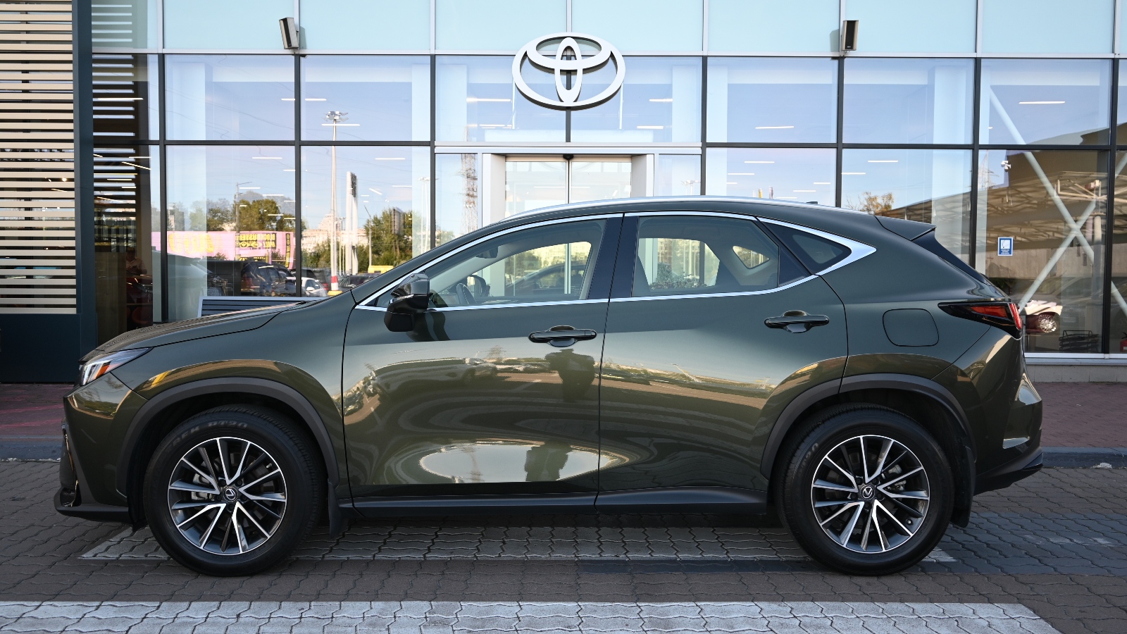 Lexus NX 2022 року з пробігом 56185 км, Універсал, Тойота Центр Київ "Сіті Плаза", м.Київ - 2003680 ГРН | Фото № 3