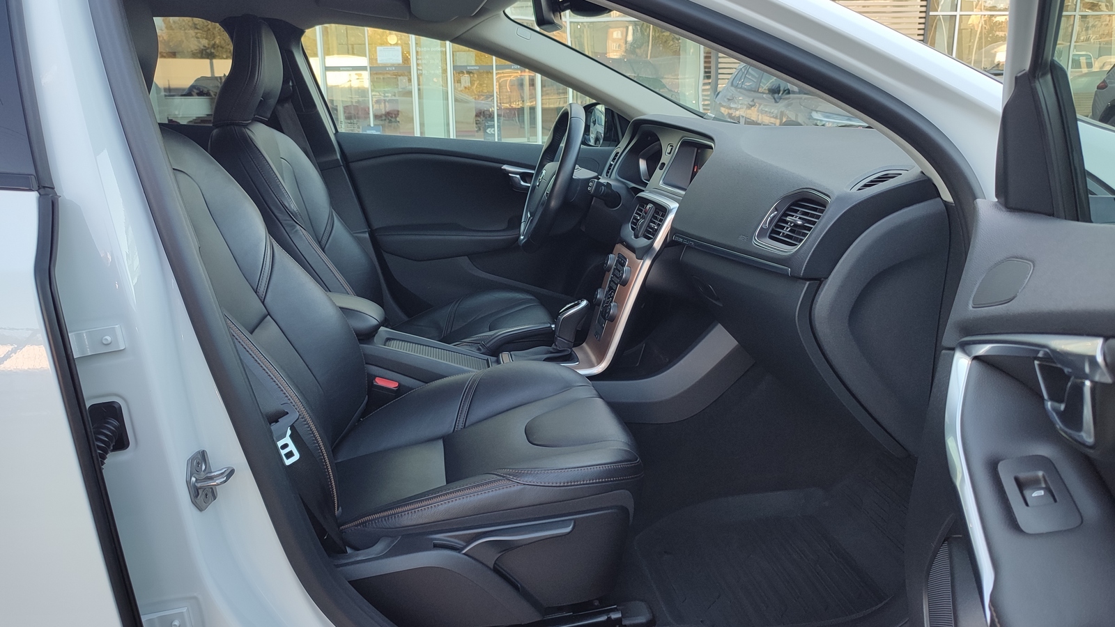 Інші авто VOLVO V40 2019 року, Хетчбек, Тойота Центр Київ "ВіДі Автострада", м.Київ | Фото № 6 Інші авто VOLVO V40 2019 року з пробігом 47495 км, Хетчбек, Тойота Центр Київ "ВіДі Автострада", м.Київ - 890000 ГРН | Фото № 6