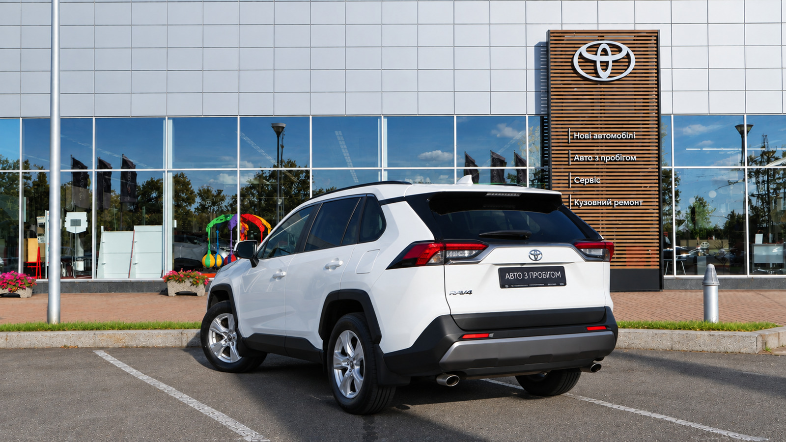 Toyota RAV4 2021 року, Універсал, Тойота Центр Київ "Автосаміт Укравто Столичне", м.Київ | Фото № 2 Toyota RAV4 2021 року з пробігом 78855 км, Універсал, Тойота Центр Київ "Автосаміт Укравто Столичне", м.Київ - 1197000 ГРН | Фото № 2