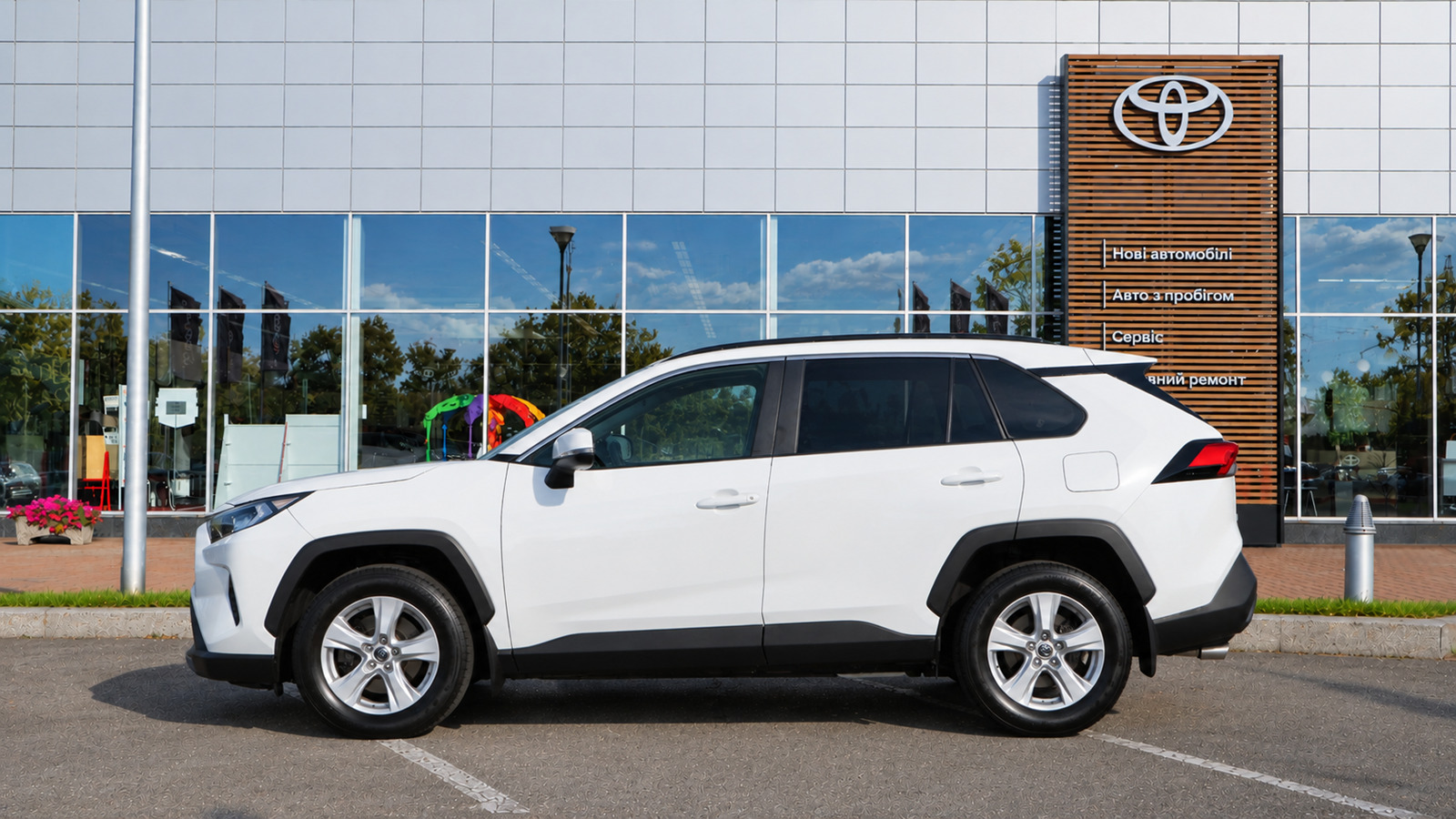 Toyota RAV4 2021 року, Універсал, Тойота Центр Київ "Автосаміт Укравто Столичне", м.Київ | Фото № 3 Toyota RAV4 2021 року з пробігом 78855 км, Універсал, Тойота Центр Київ "Автосаміт Укравто Столичне", м.Київ - 1197000 ГРН | Фото № 3