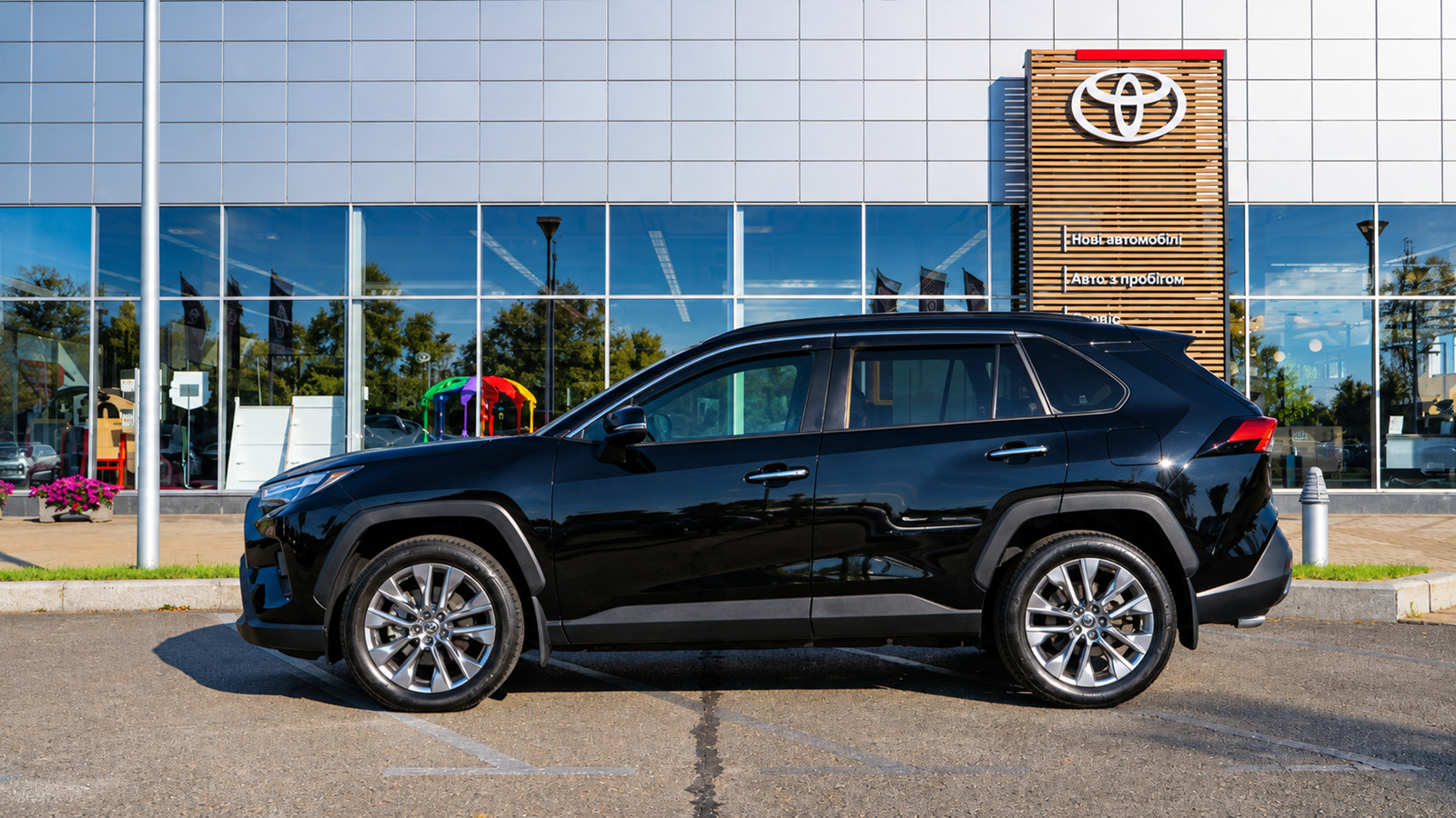 Toyota RAV4 2021 року з пробігом 93317 км, Універсал, Тойота Центр Київ "Автосаміт Укравто Столичне", м.Київ - 1793000 ГРН | Фото № 3