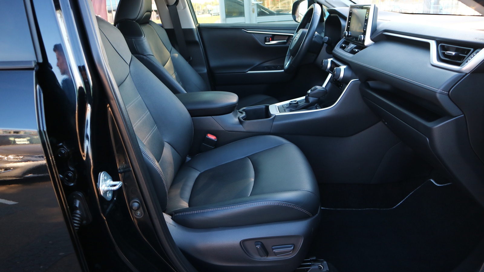 Toyota RAV4 2021 року з пробігом 93317 км, Універсал, Тойота Центр Київ "Автосаміт Укравто Столичне", м.Київ - 1793000 ГРН | Фото № 6