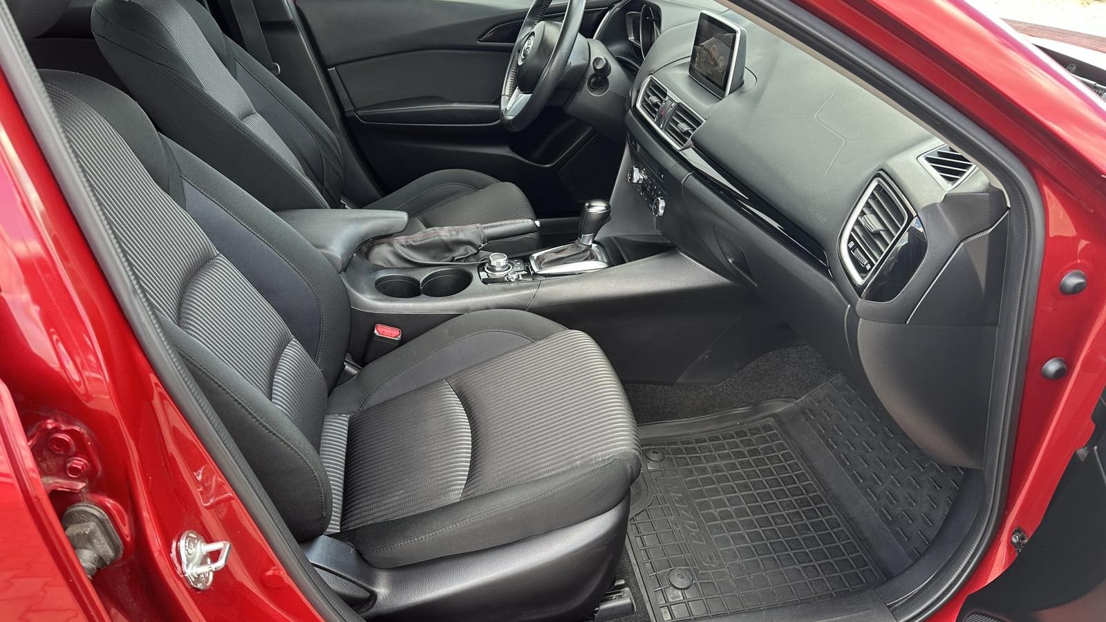 Інші авто MAZDA 3 2015 року, Седан, Тойота Центр Київ "ВІДІ Аеропорт", м.Київ | Фото № 6 Інші авто MAZDA 3 2015 року з пробігом 93063 км, Седан, Тойота Центр Київ "ВІДІ Аеропорт", м.Київ - 570000 ГРН | Фото № 6