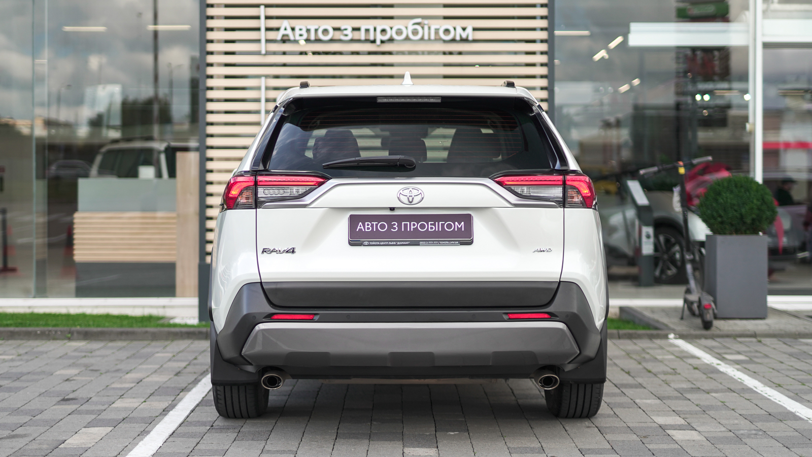 Toyota RAV4 2021 року, Універсал, Тойота Центр Львів "Діамант", м.Львів | Фото № 4 Toyota RAV4 2021 року з пробігом 94581 км, Універсал, Тойота Центр Львів "Діамант", м.Львів - 1353000 ГРН | Фото № 4