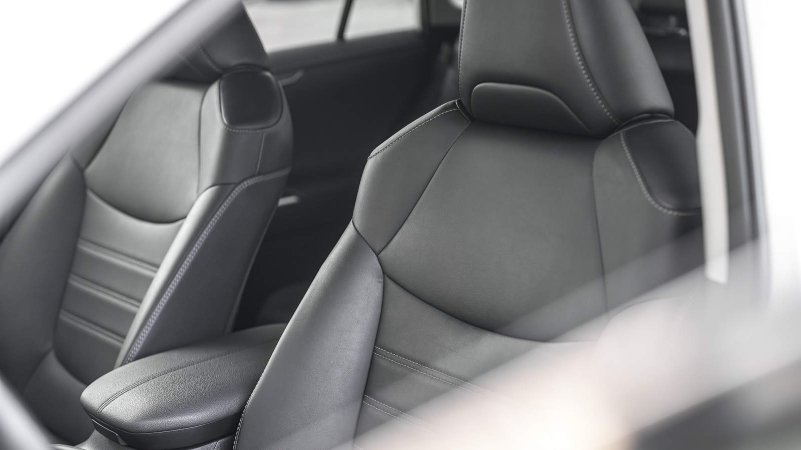 Toyota RAV4 2021 року, Універсал, Тойота Центр Львів "Діамант", м.Львів | Фото № 15 Toyota RAV4 2021 року з пробігом 94581 км, Універсал, Тойота Центр Львів "Діамант", м.Львів - 1353000 ГРН | Фото № 15
