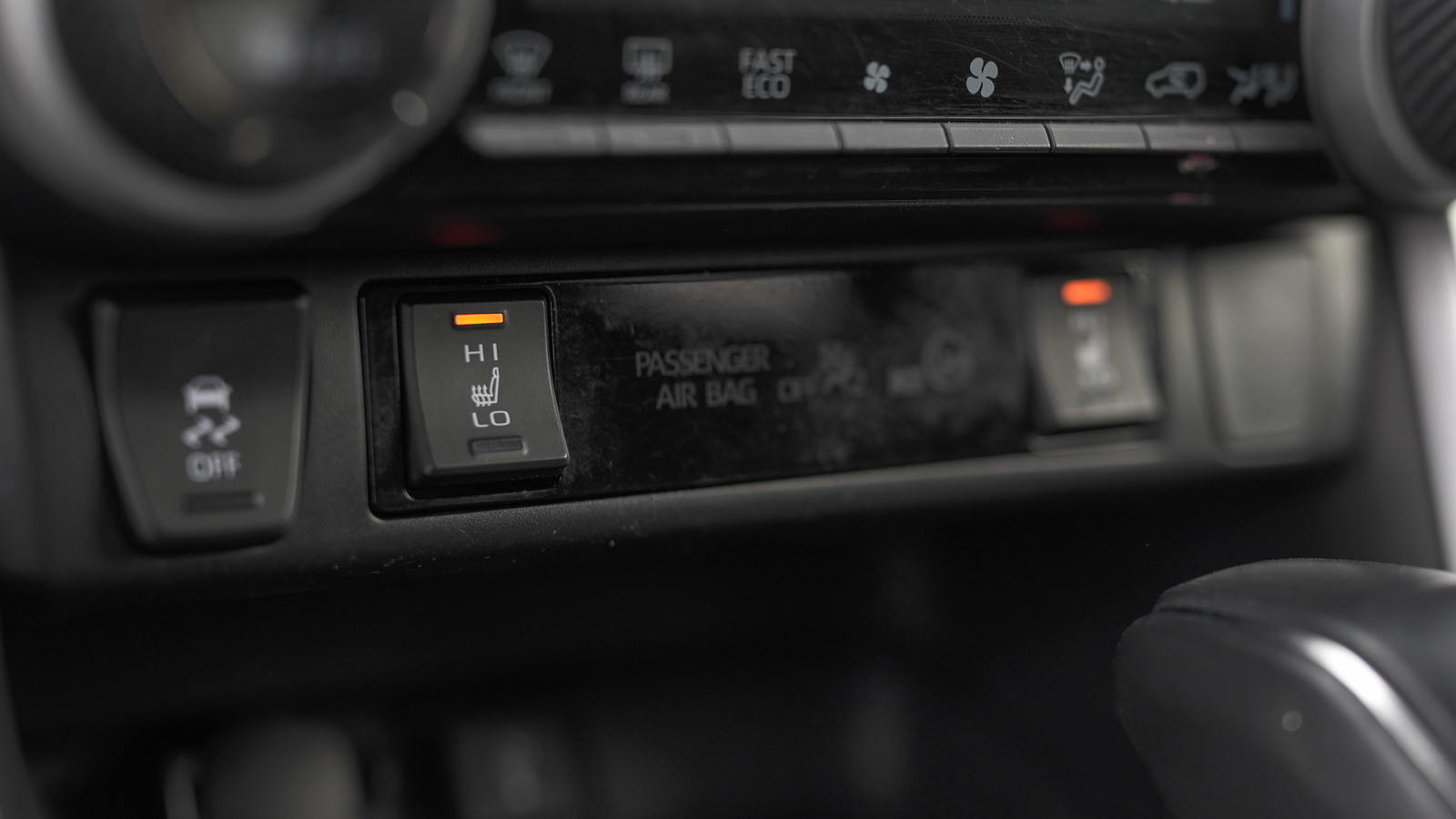 Toyota RAV4 2021 року, Універсал, Тойота Центр Львів "Діамант", м.Львів | Фото № 29 Toyota RAV4 2021 року з пробігом 94581 км, Універсал, Тойота Центр Львів "Діамант", м.Львів - 1353000 ГРН | Фото № 29