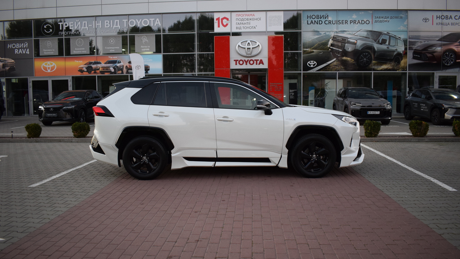 Toyota RAV4 2020 року, Універсал, Тойота Центр Житомир "Стар - Кар", м.Житомир | Фото № 16 Toyota RAV4 2020 року з пробігом 96124 км, Універсал, Тойота Центр Житомир "Стар - Кар", м.Житомир - 1525500 ГРН | Фото № 16