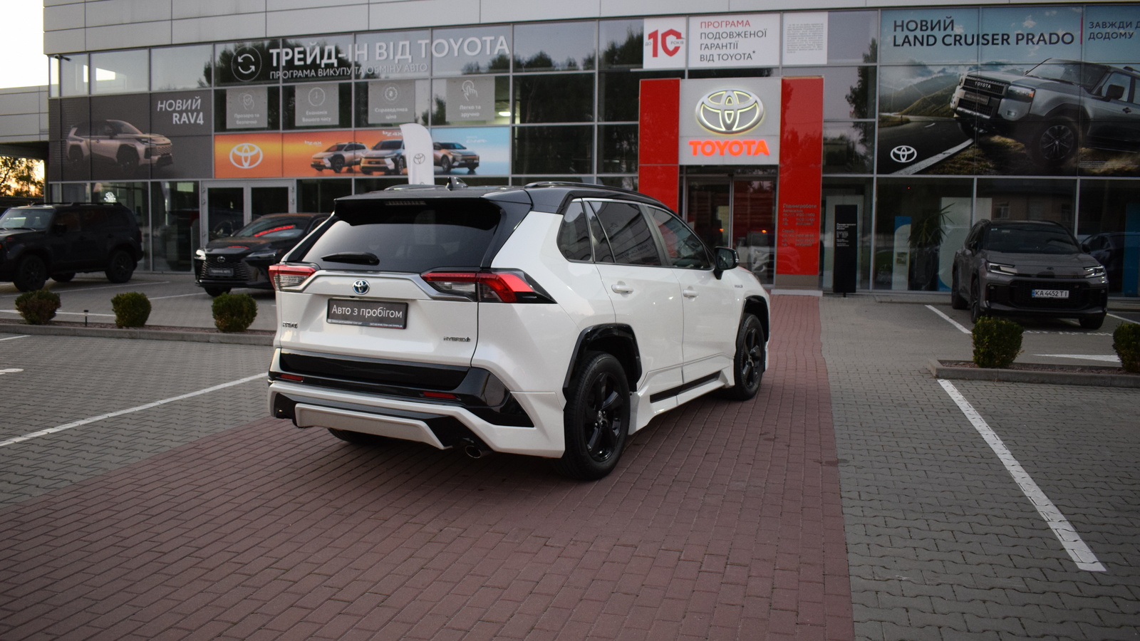 Toyota RAV4 2020 року, Універсал, Тойота Центр Житомир "Стар - Кар", м.Житомир | Фото № 17 Toyota RAV4 2020 року з пробігом 96124 км, Універсал, Тойота Центр Житомир "Стар - Кар", м.Житомир - 1525500 ГРН | Фото № 17
