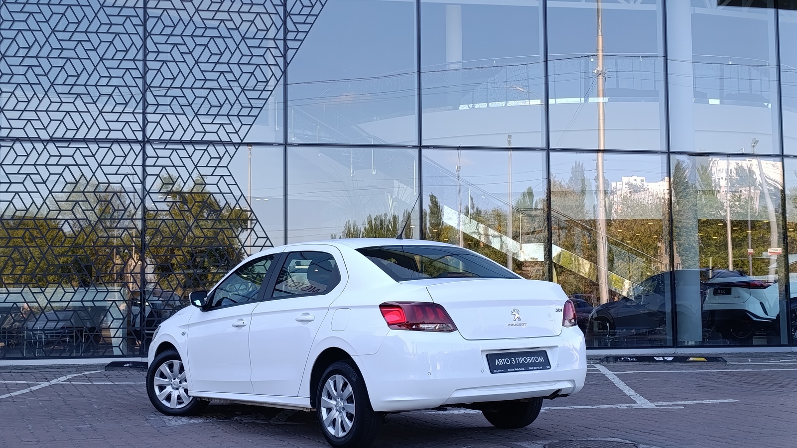 Інші авто PEUGEOT 301 2021 року з пробігом 72000 км, Седан, Лексус Київ Захід, м.Київ - 480000 ГРН | Фото № 2