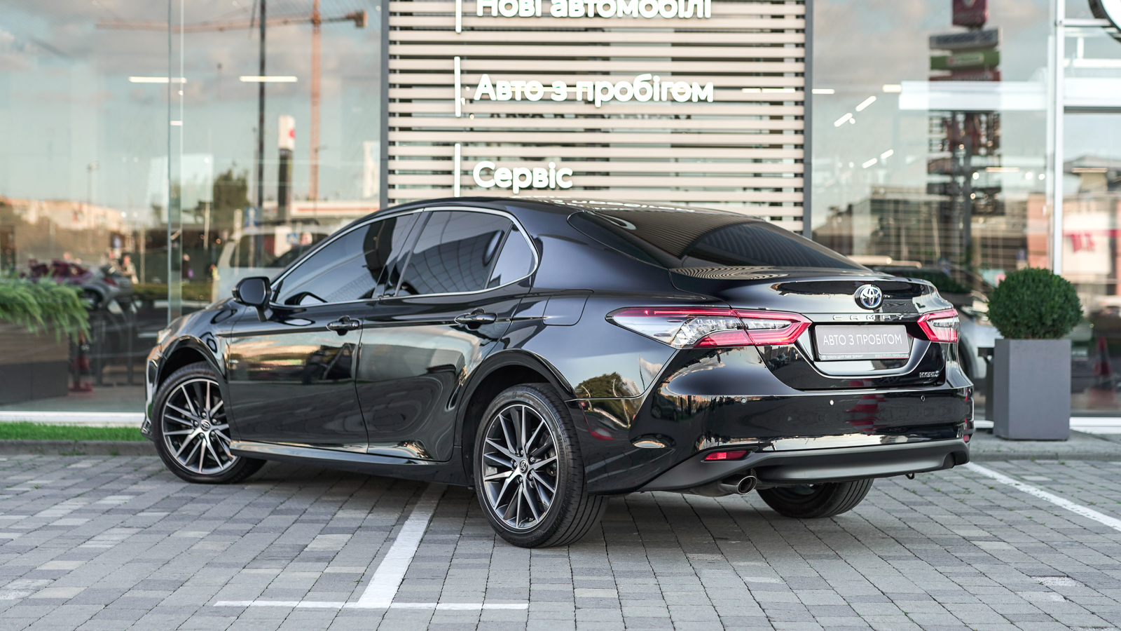 Toyota CAMRY 2023 року з пробігом 74780 км, Седан, Тойота Центр Львів "Діамант", м.Львів - 1713800 ГРН | Фото № 2