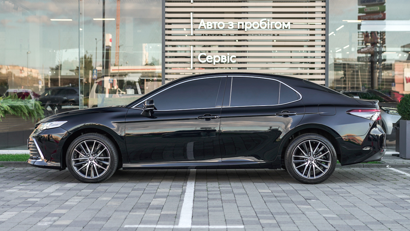 Toyota CAMRY 2023 року з пробігом 74780 км, Седан, Тойота Центр Львів "Діамант", м.Львів - 1713800 ГРН | Фото № 3