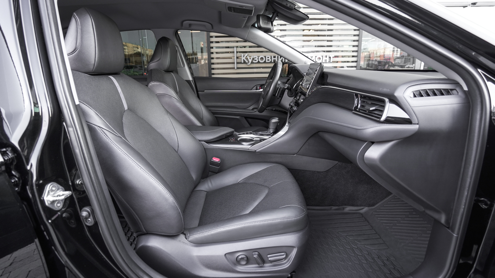 Toyota CAMRY 2023 року з пробігом 74780 км, Седан, Тойота Центр Львів "Діамант", м.Львів - 1713800 ГРН | Фото № 6