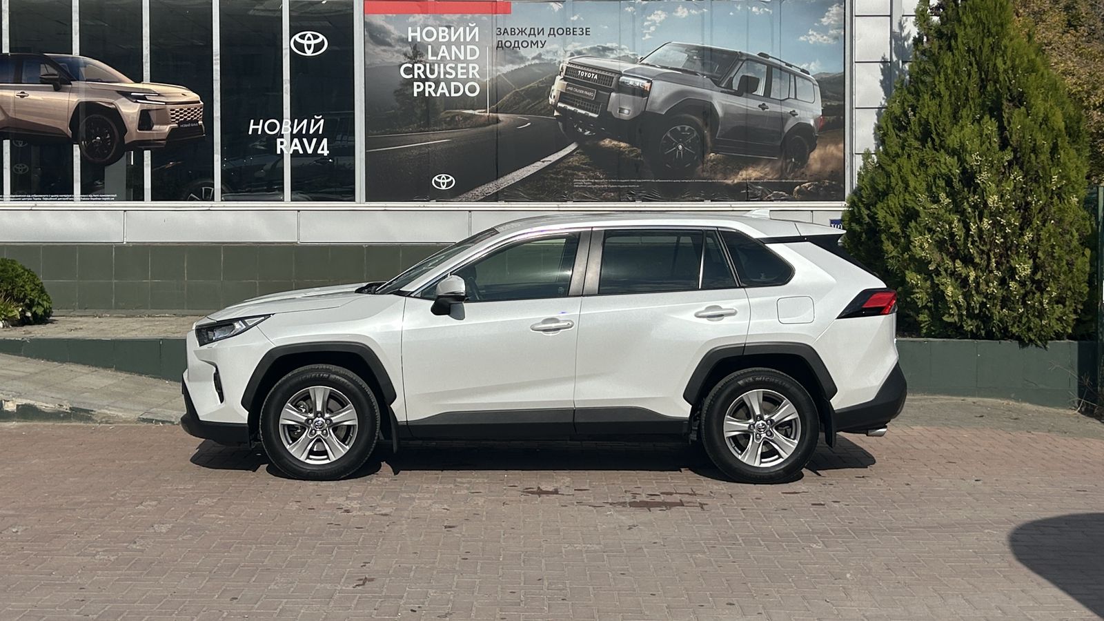 Toyota RAV4 2022 року, Універсал, Тойота Центр Чернівці "Олімп-Моторс", м.Чернівці | Фото № 3 Toyota RAV4 2022 року з пробігом 96676 км, Універсал, Тойота Центр Чернівці "Олімп-Моторс", м.Чернівці - 1260000 ГРН | Фото № 3