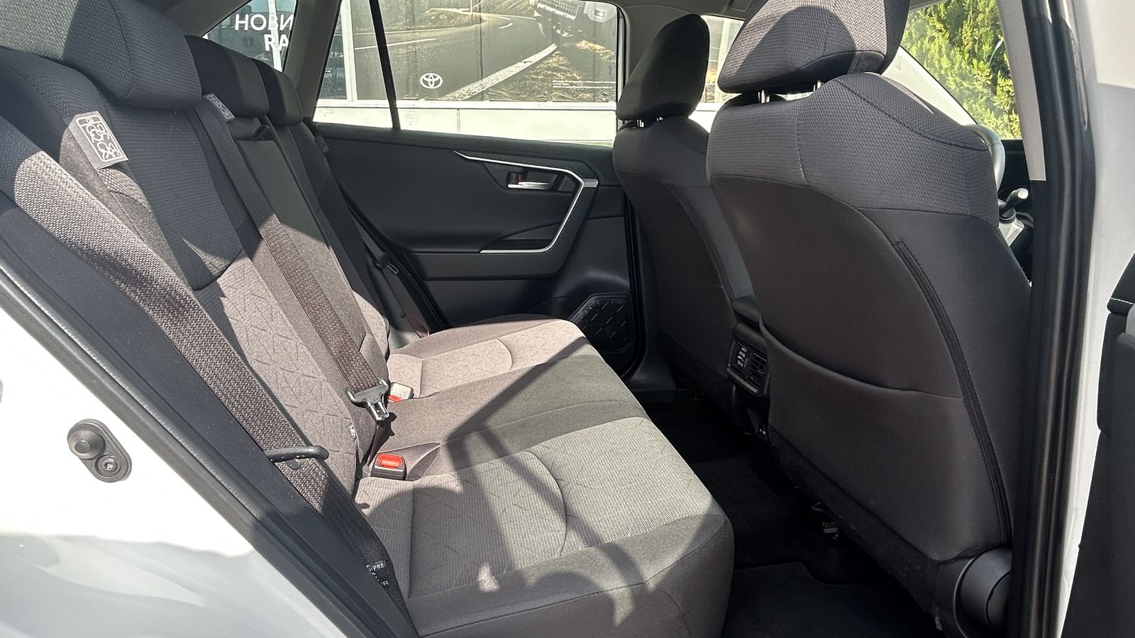Toyota RAV4 2022 року, Універсал, Тойота Центр Чернівці "Олімп-Моторс", м.Чернівці | Фото № 7 Toyota RAV4 2022 року з пробігом 96676 км, Універсал, Тойота Центр Чернівці "Олімп-Моторс", м.Чернівці - 1260000 ГРН | Фото № 7