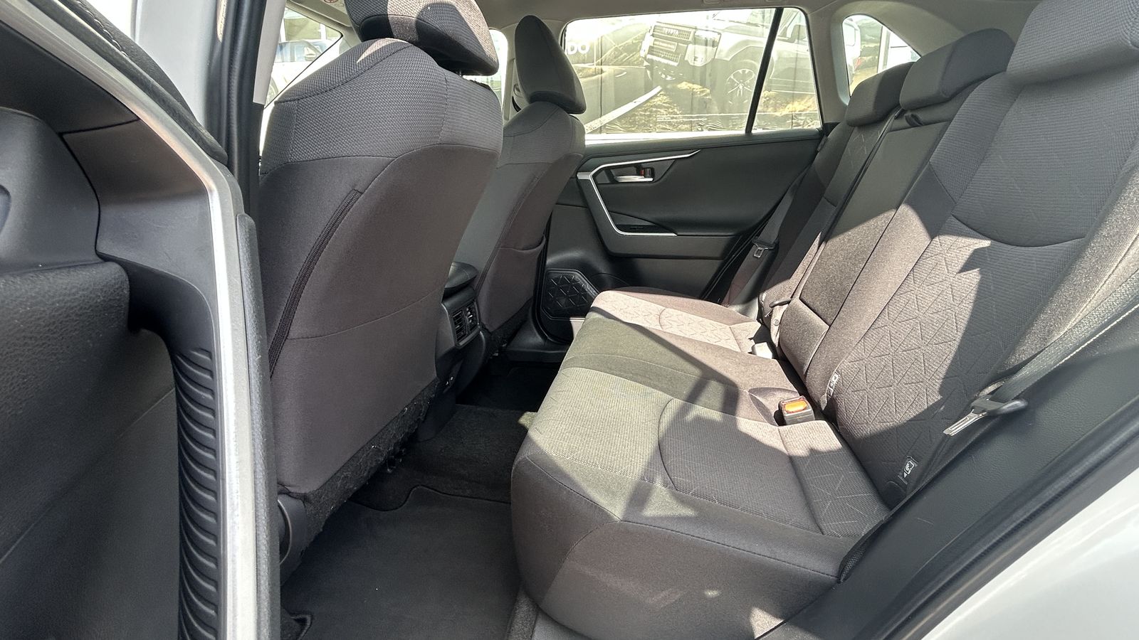 Toyota RAV4 2022 року, Універсал, Тойота Центр Чернівці "Олімп-Моторс", м.Чернівці | Фото № 11 Toyota RAV4 2022 року з пробігом 96676 км, Універсал, Тойота Центр Чернівці "Олімп-Моторс", м.Чернівці - 1260000 ГРН | Фото № 11